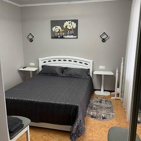 Золотий Лев Hotel Zvenyhorodka Ngoại thất bức ảnh