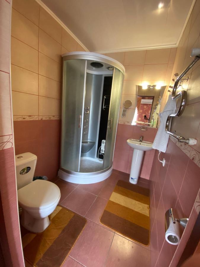 Золотий Лев Hotel Zvenyhorodka Ngoại thất bức ảnh