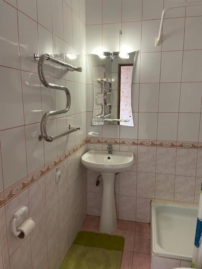 Золотий Лев Hotel Zvenyhorodka Ngoại thất bức ảnh
