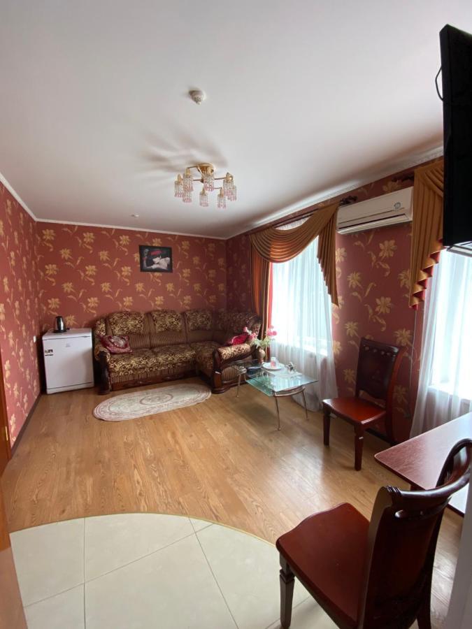 Золотий Лев Hotel Zvenyhorodka Ngoại thất bức ảnh
