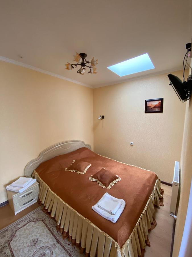 Золотий Лев Hotel Zvenyhorodka Ngoại thất bức ảnh