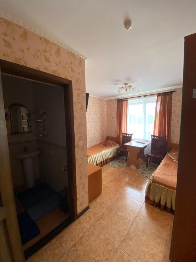 Золотий Лев Hotel Zvenyhorodka Ngoại thất bức ảnh