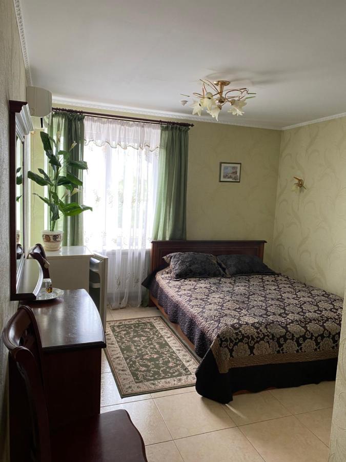 Золотий Лев Hotel Zvenyhorodka Ngoại thất bức ảnh