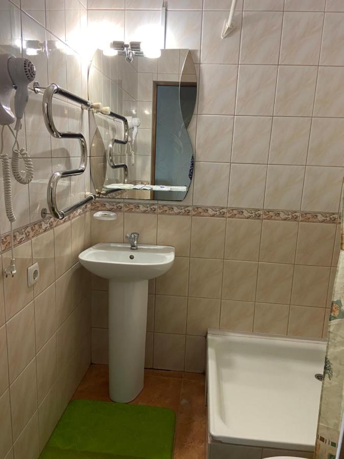 Золотий Лев Hotel Zvenyhorodka Ngoại thất bức ảnh