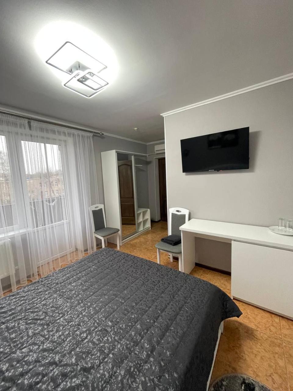 Золотий Лев Hotel Zvenyhorodka Ngoại thất bức ảnh